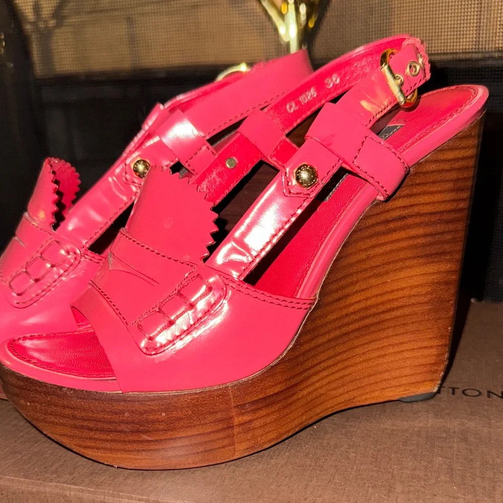 Louis Vuitton Red wooden Wedge Sandals - Picture 7 of 11